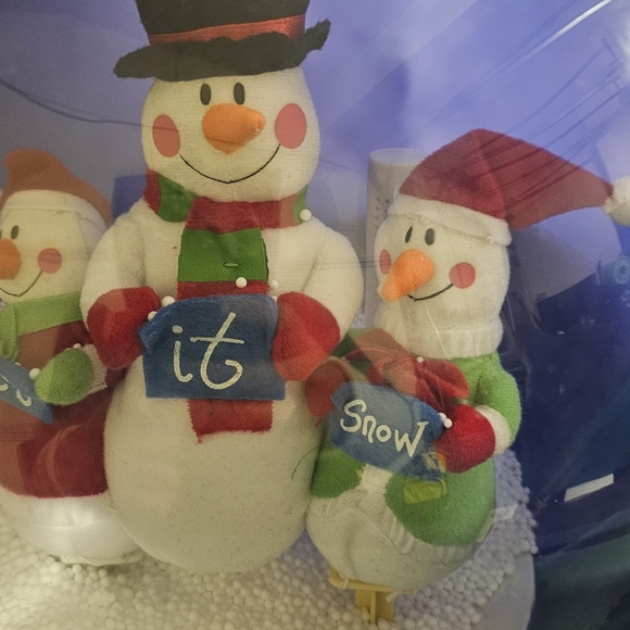 Gemmy Waterless Musical Christmas Snow Globe Let It Snow Happy Holidays 12” Tall - Picture 10 of 10